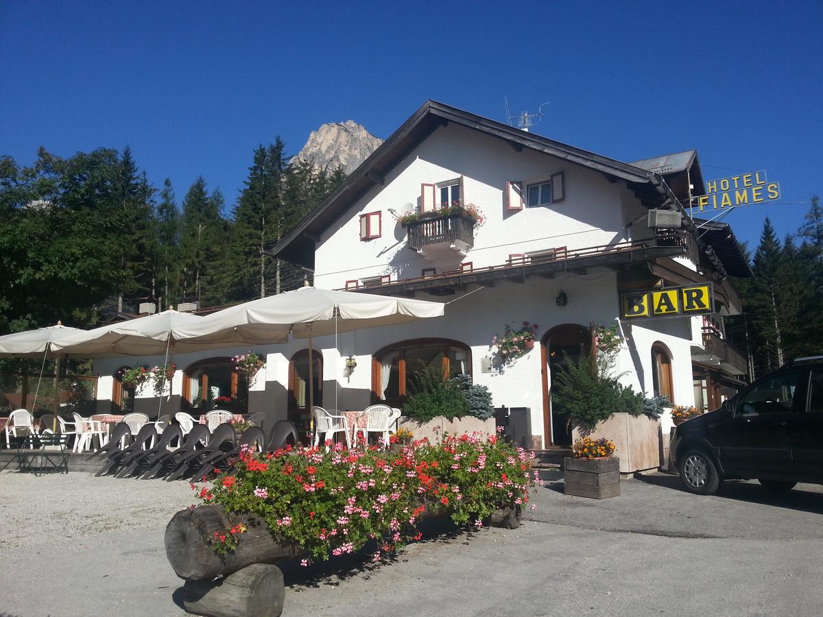 Hotel Fiames Cortina dʼAmpezzo Exterior foto