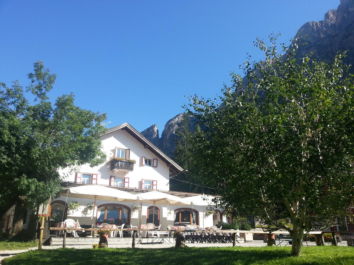 Hotel Fiames Cortina dʼAmpezzo Exterior foto